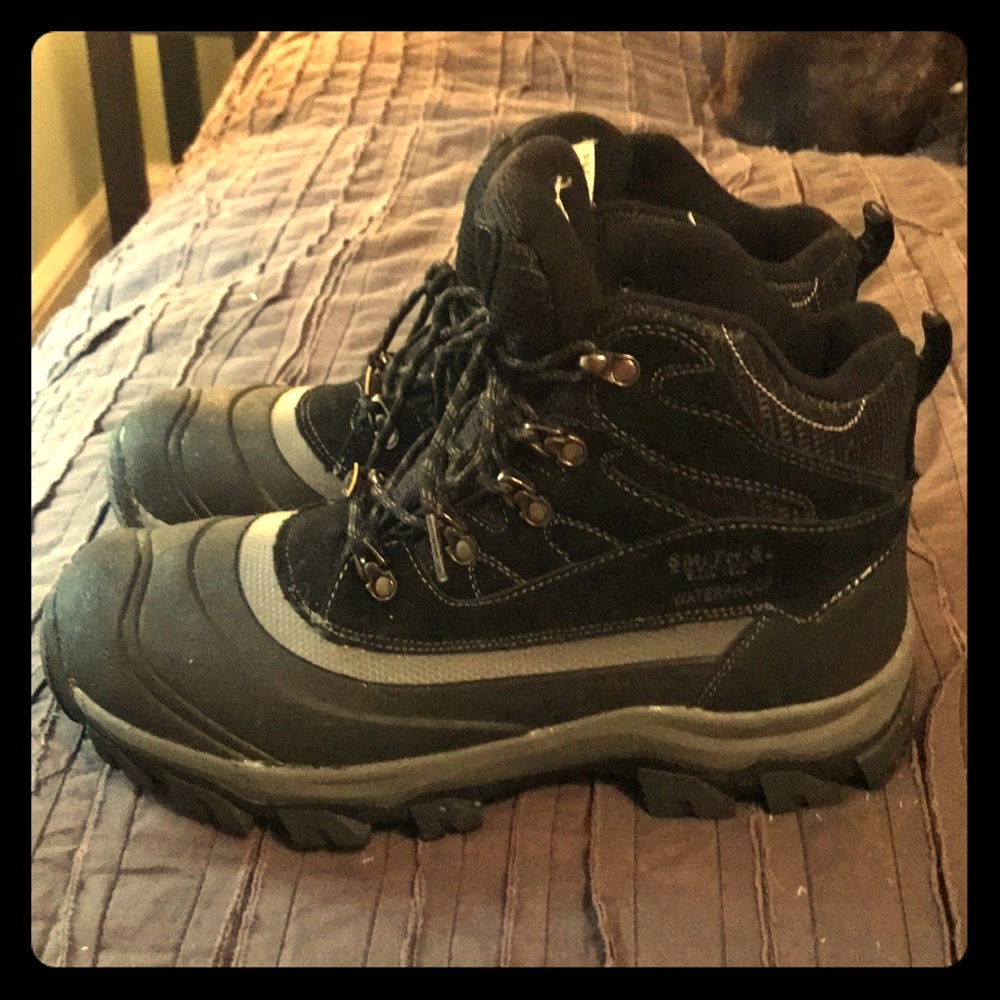 Like New Waterproof Winter Boots